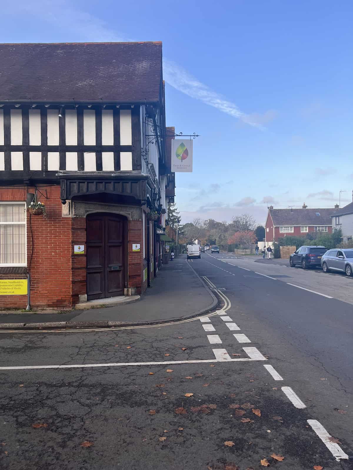Street with the Thai restaurant in Brockenhurst.
